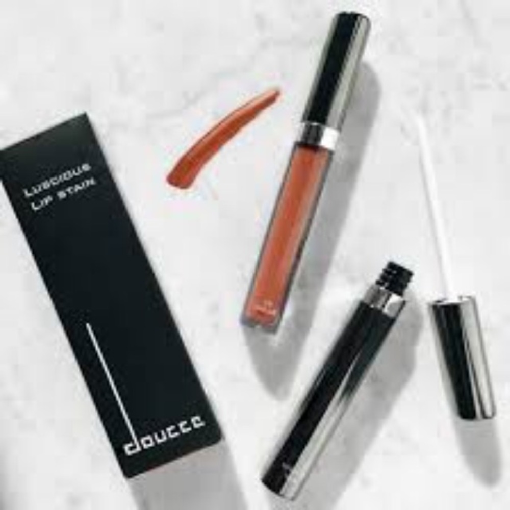 🆕 Doucce Luscious Lip Stain Duo in “Dark Lust”